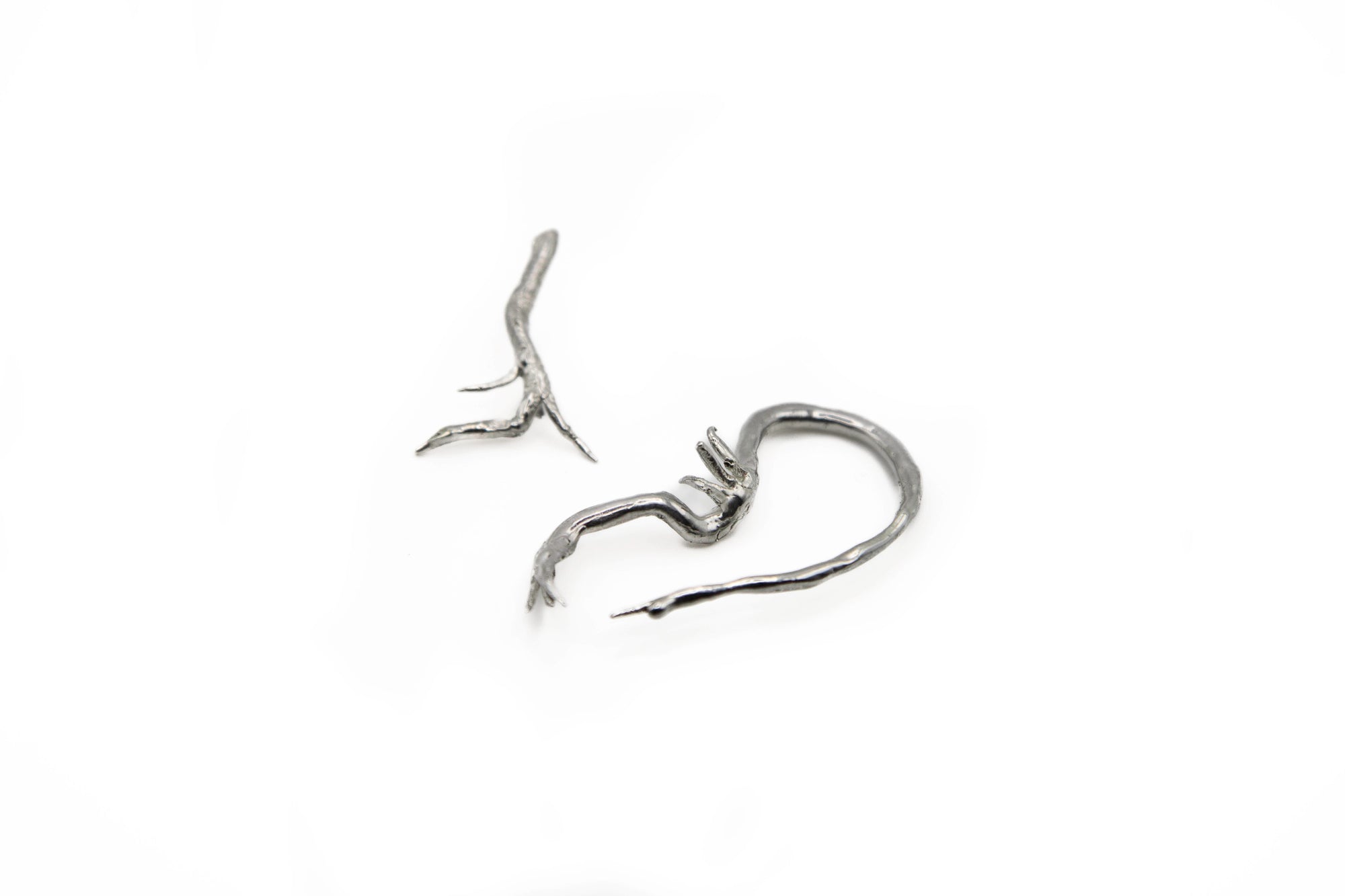 VITAE hand-carved 925 sterling silver earcuff inspired by nature's twisting paths