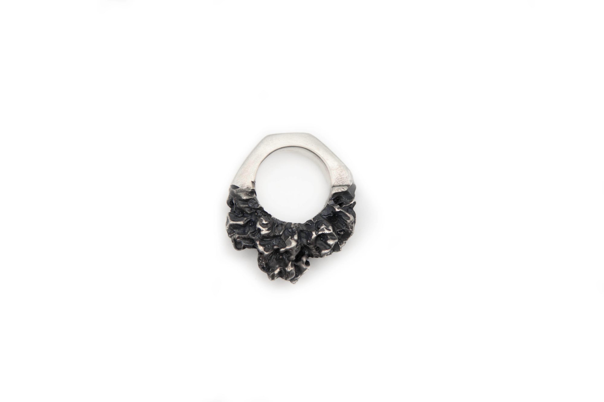 CRATERE hand-carved 925 sterling silver ring with moon crater texture