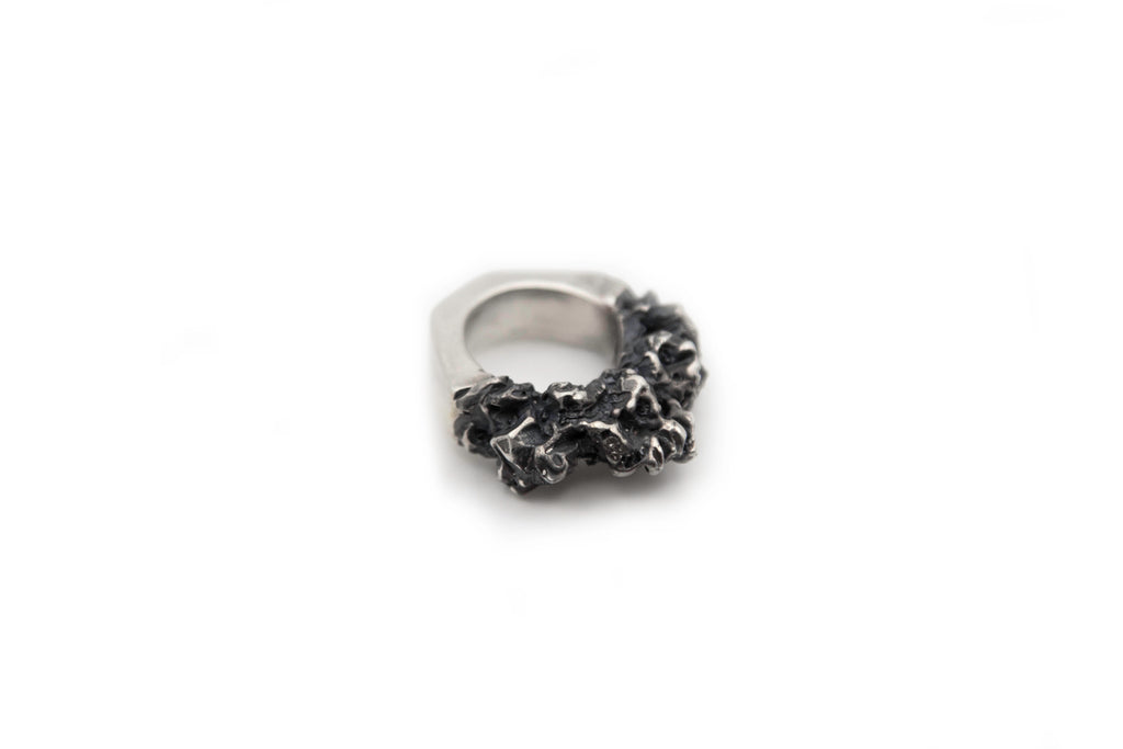 CRATERE hand-carved 925 sterling silver ring with moon crater texture