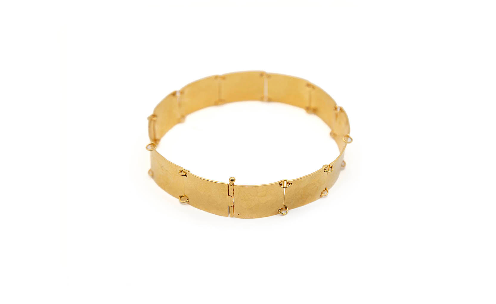 Geometrical, 24k gold-plated sterling silver choker. Featuring green jade stones, and rectangle interlocking pieces. Back view.
