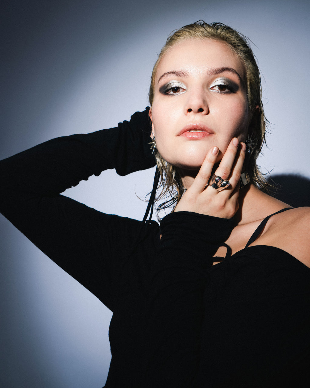 hand-carved 925 sterling silver ring that celebrates the human form