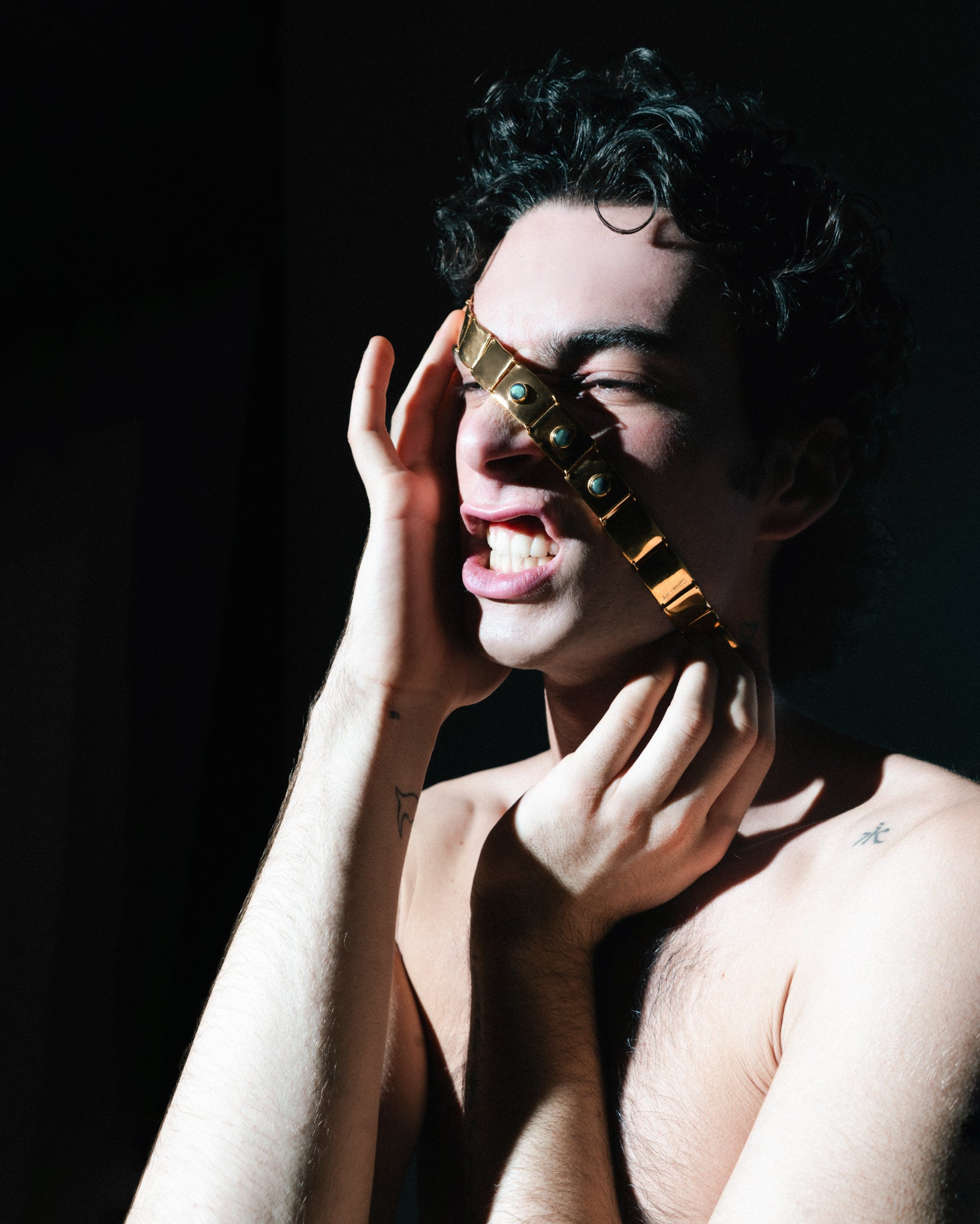 VOYAGE / Gold + Blue tiger eye