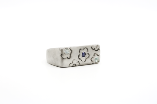 1960 hand-carved 925 sterling silver ring inspired by free-spirited 1960s era