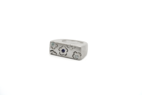 1960 hand-carved 925 sterling silver ring inspired by free-spirited 1960s era